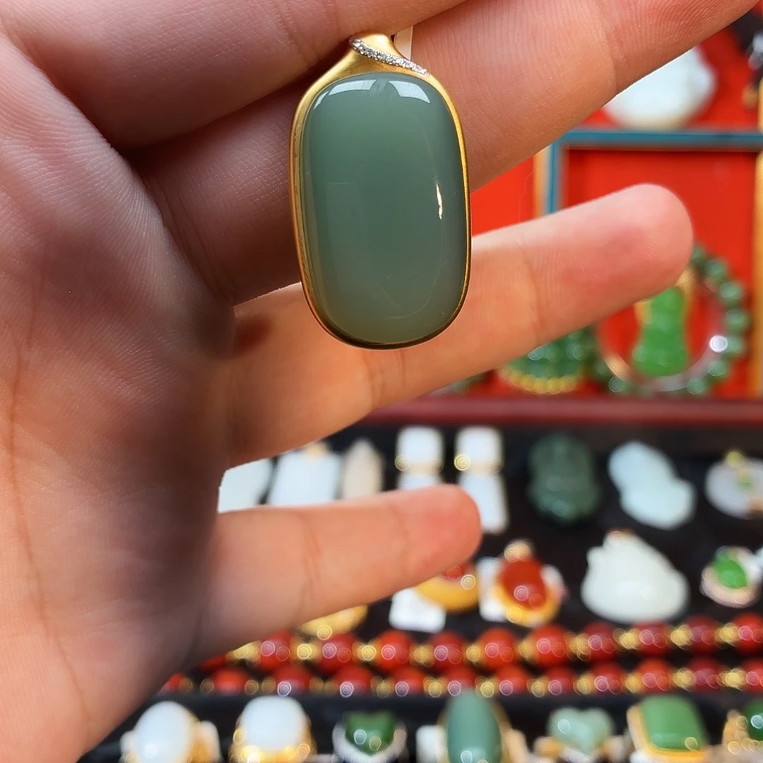 和田玉18K金镶嵌吊坠(不含链)