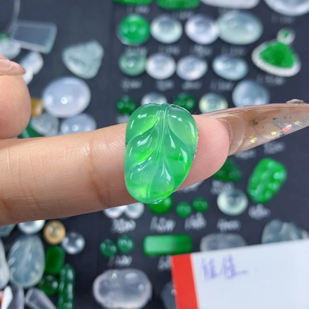 翡翠颈饰未镶嵌纯天然翡翠A货