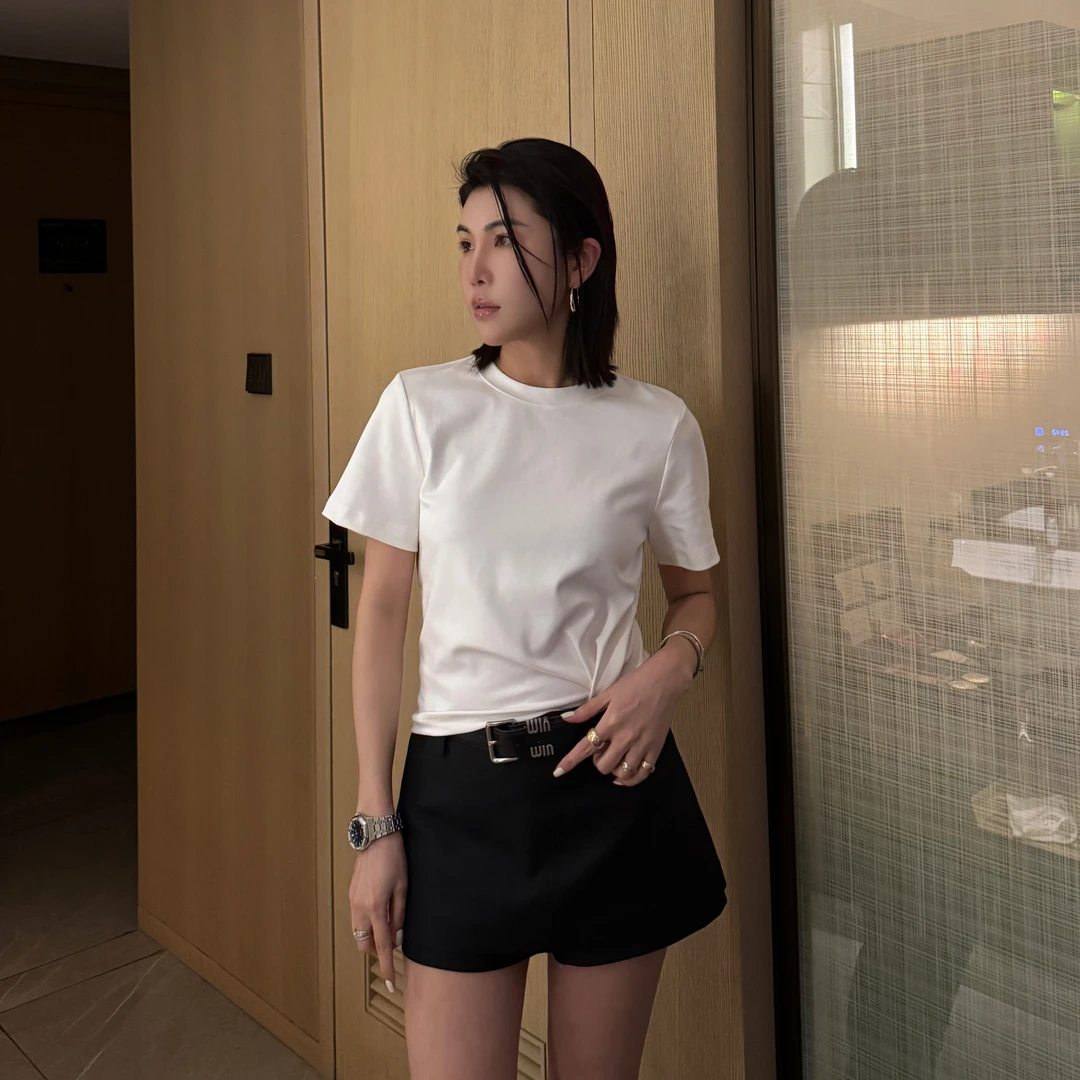 贾小姐私服-百搭纯色圆领上衣