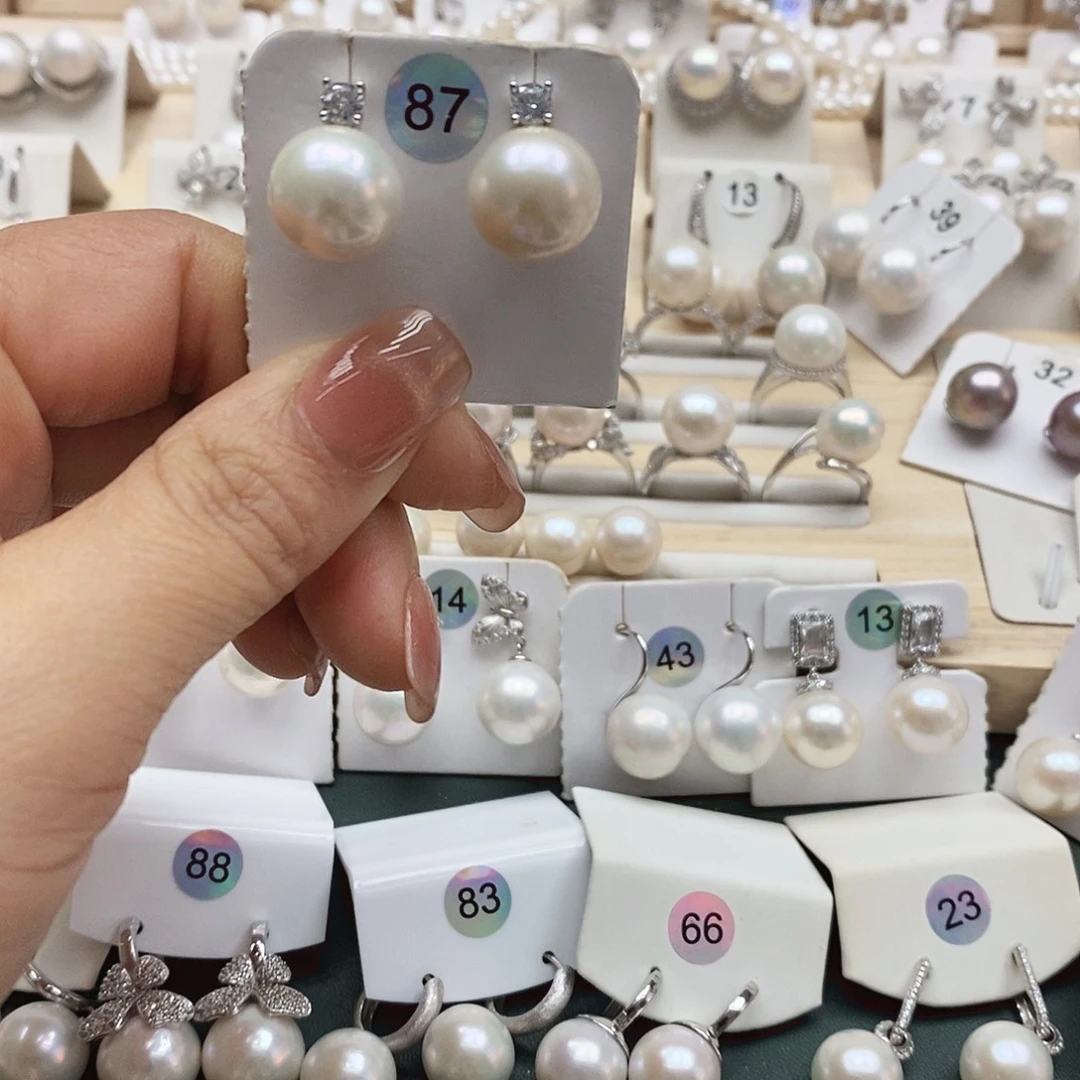 颈饰银S925镶嵌淡水珍珠