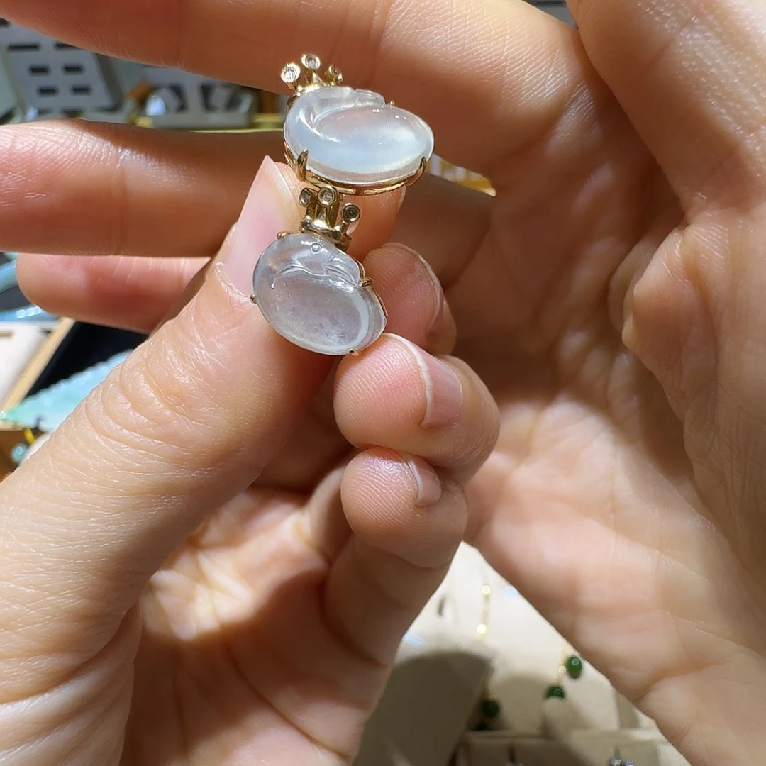 翡翠18K金镶嵌耳钉