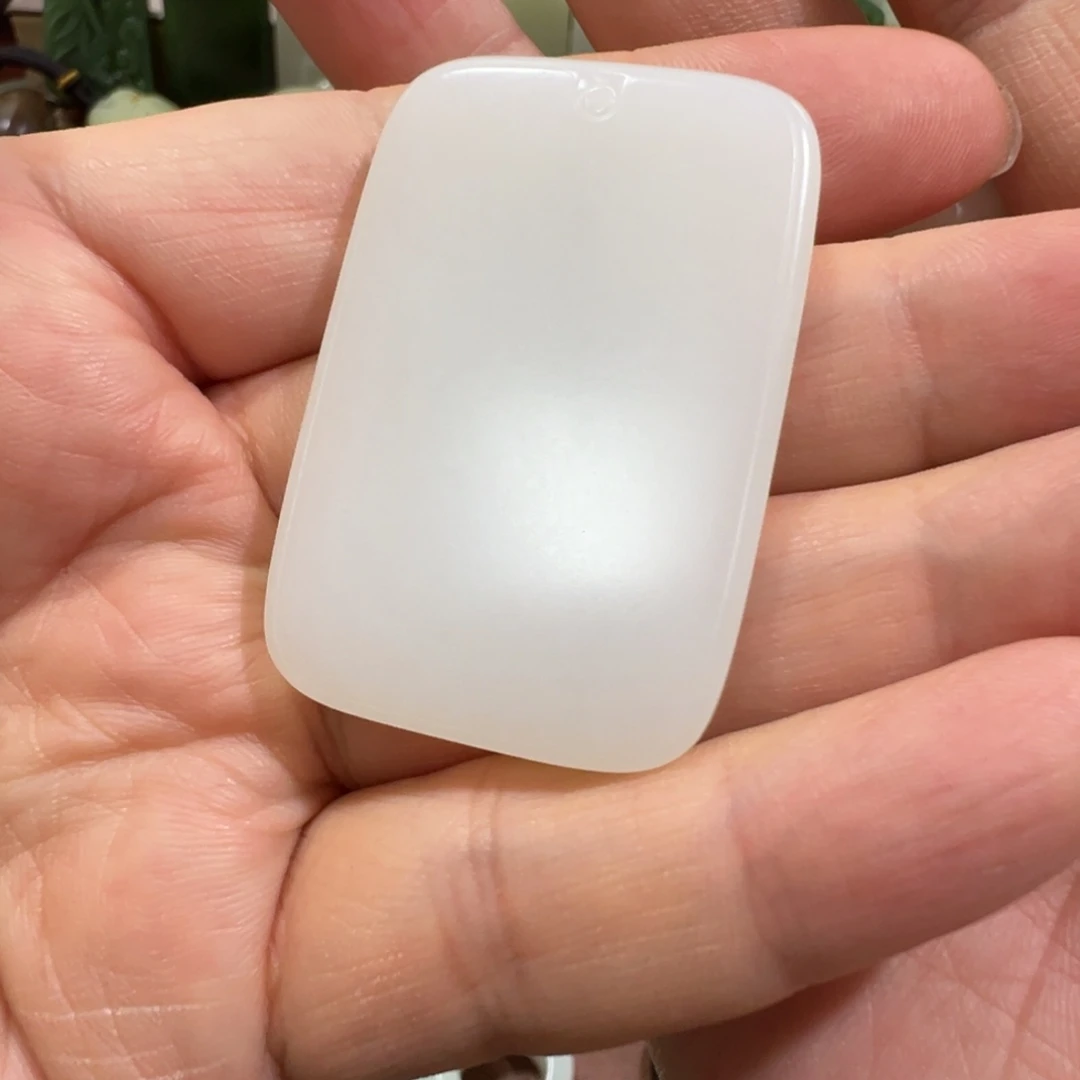 L***Y和田玉未镶嵌挂件