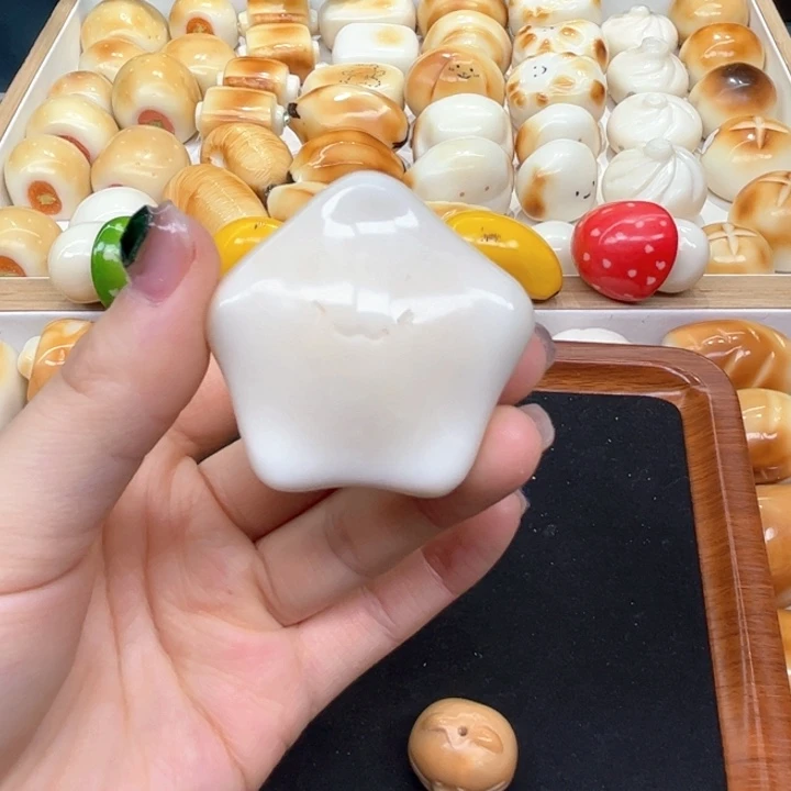 白玉菩提把件k****e3.10.46象牙果海星微瑕