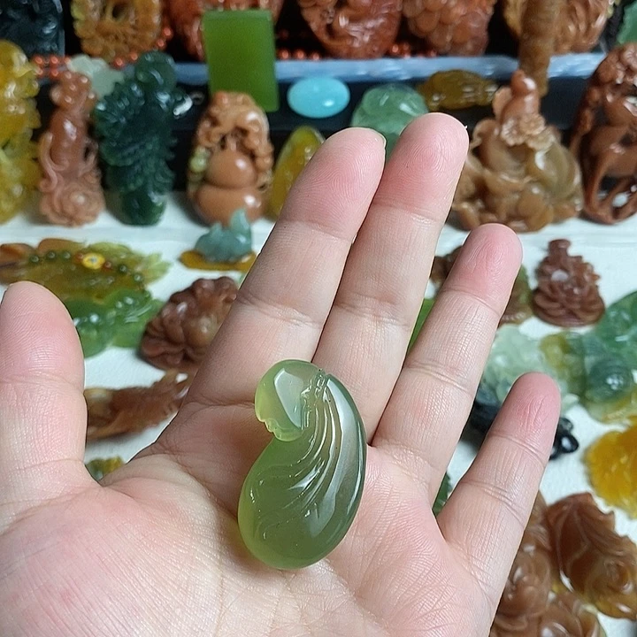 未镶嵌蛇纹石玉颈饰