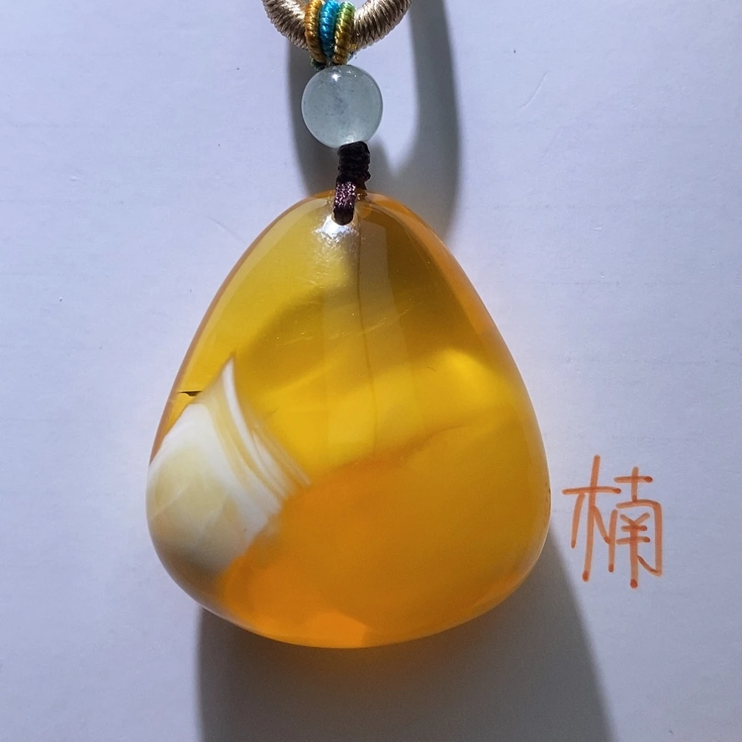 未镶嵌琥珀珠宝奇石