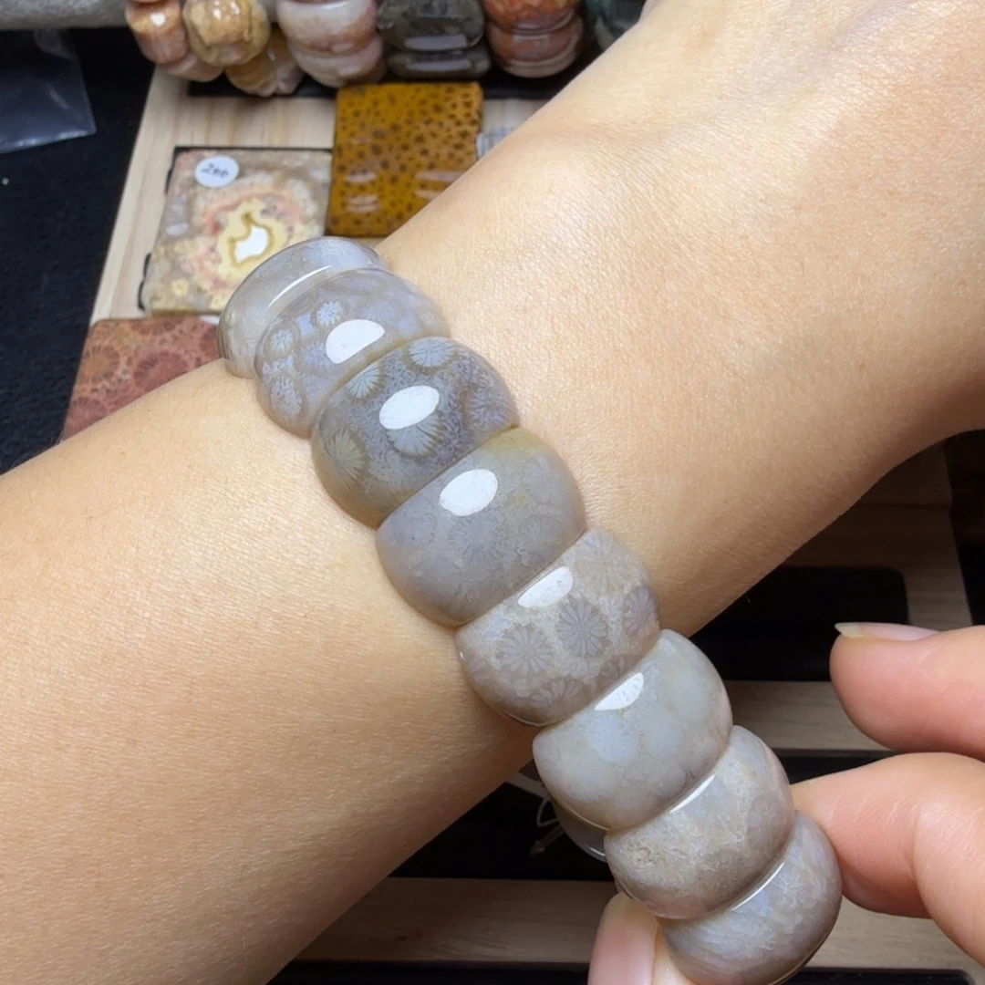 硅化玉未镶嵌灰冰花花，元旦优惠