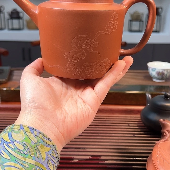 紫砂茶壶折肩德中