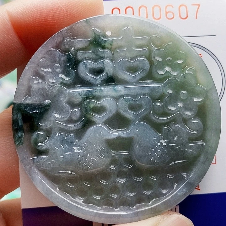 吊坠(不含链)未镶嵌翡翠