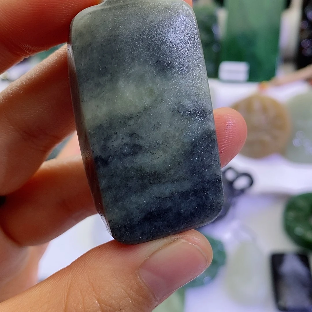 和田玉（糖玉）颈饰足铂镶嵌