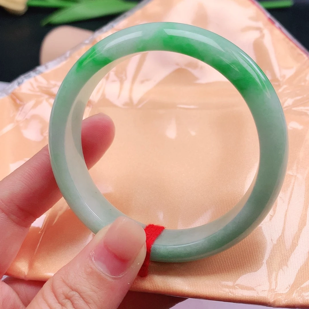 翡翠手镯未镶嵌55圈2139