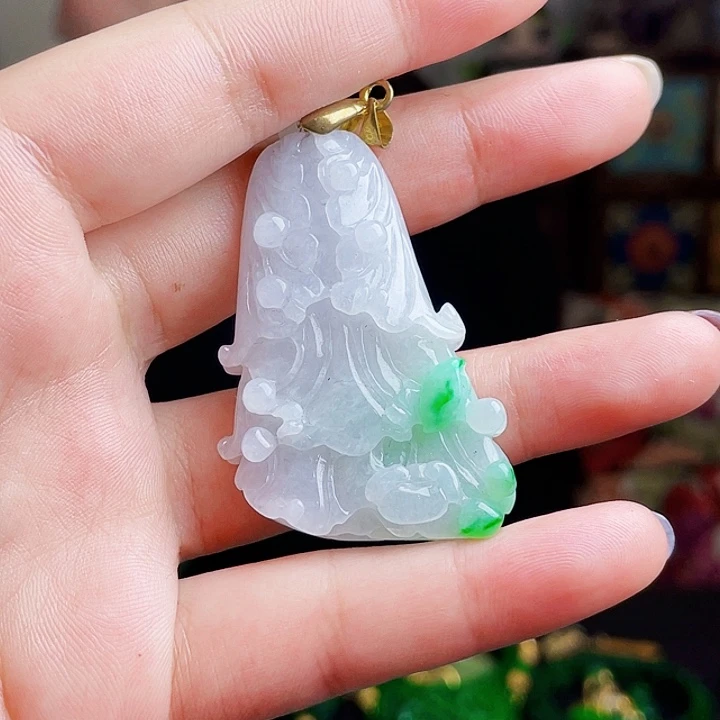 翡翠未镶嵌颈饰多样性