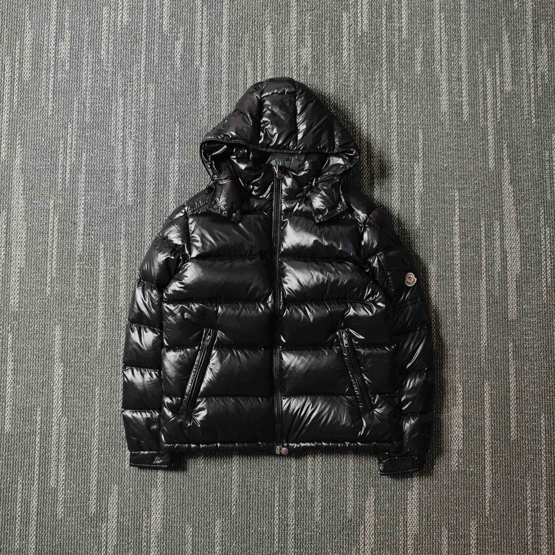 未使用 MONCLER 玛雅maya系列纯色连帽羽绒服/0码/5704