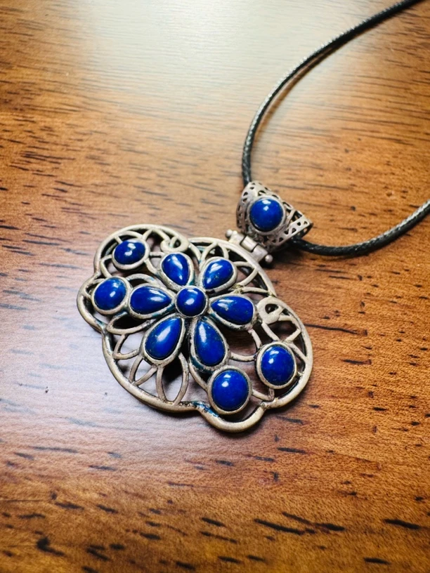 青金石吊坠，银镶