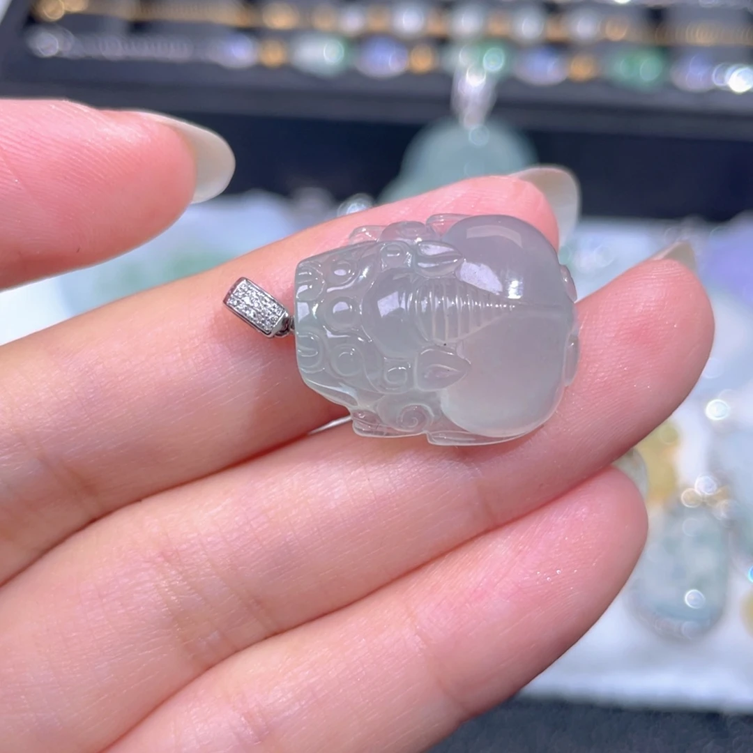 颈饰18K金镶嵌翡翠翡翠