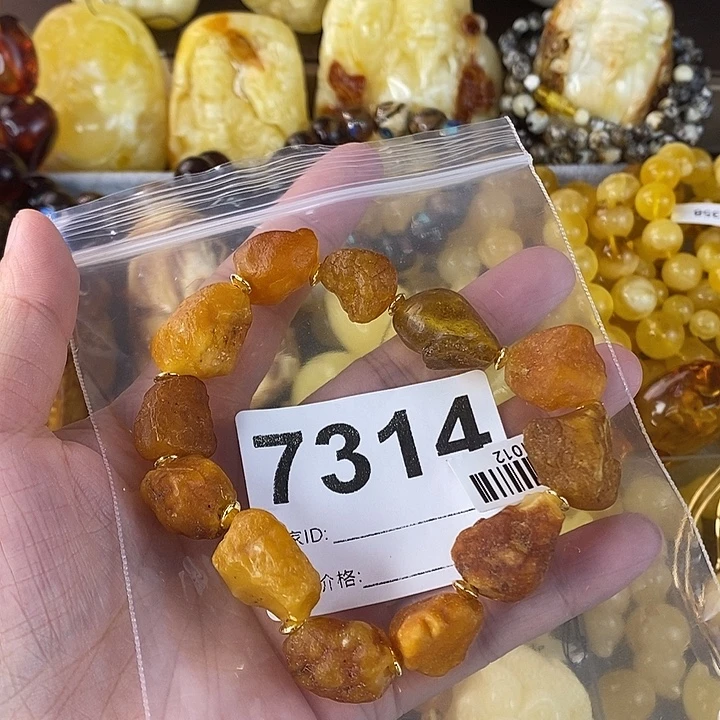 蜜蜡未镶嵌珠宝奇石