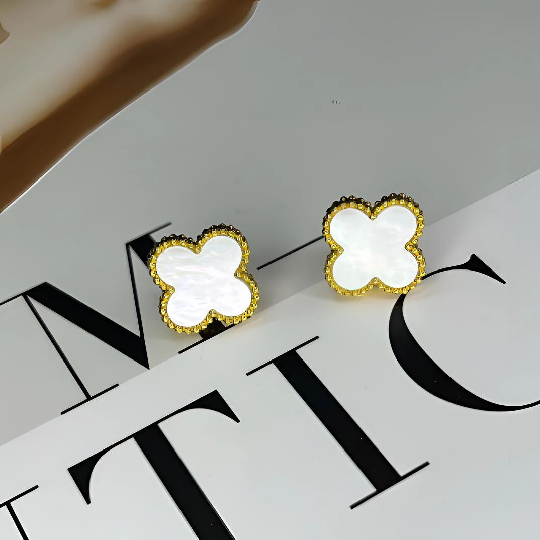 18k金彩金四叶草天然白贝母耳钉13mm白色轻奢玫瑰金18k 金耳饰