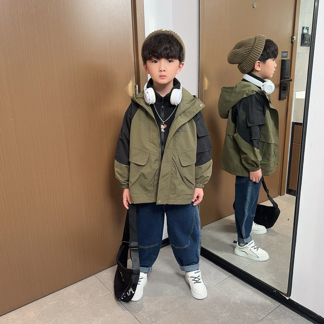 男童秋季外套2025新款户外春秋款男孩宽松儿童秋装三合一冲锋衣潮