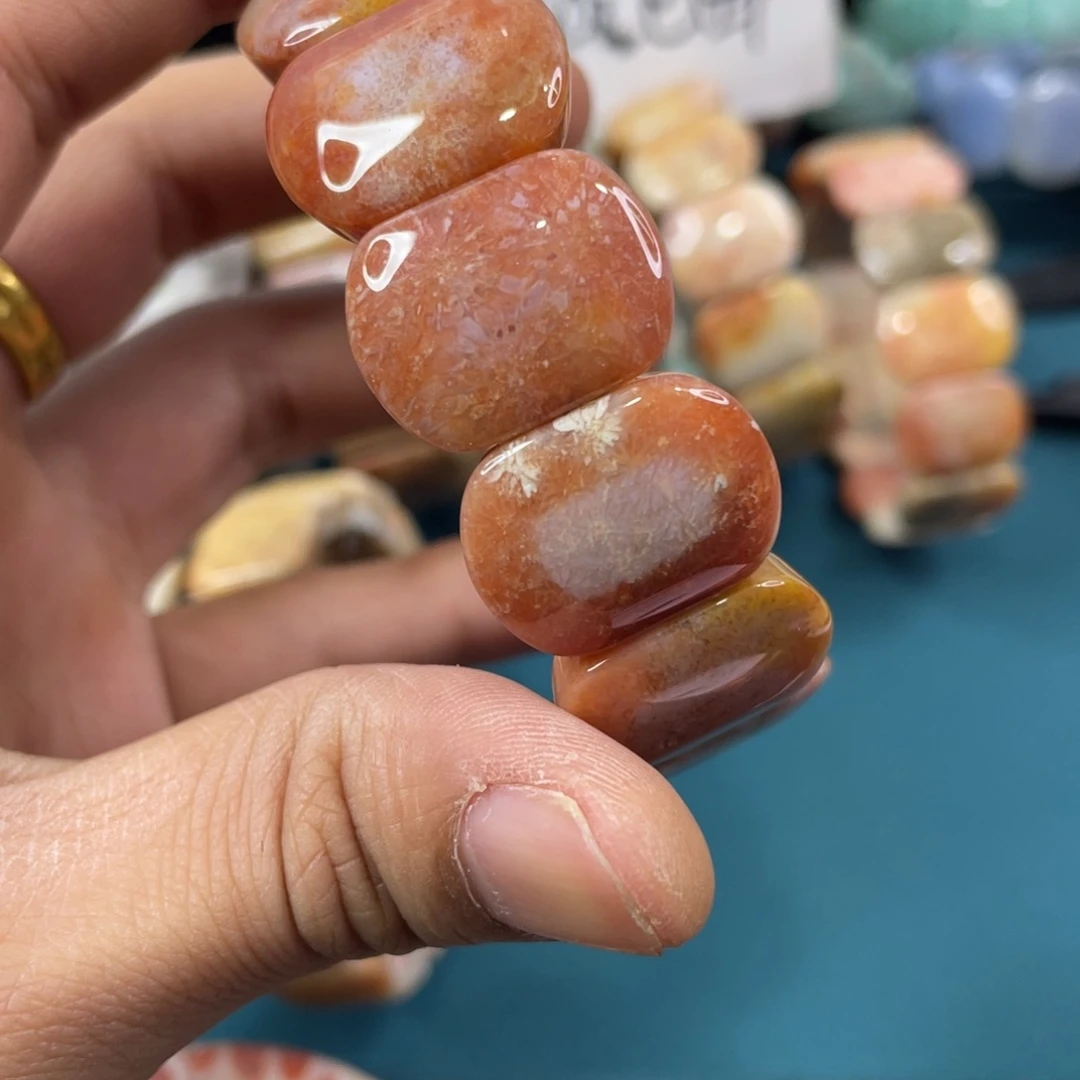 未镶嵌手镯硅化玉