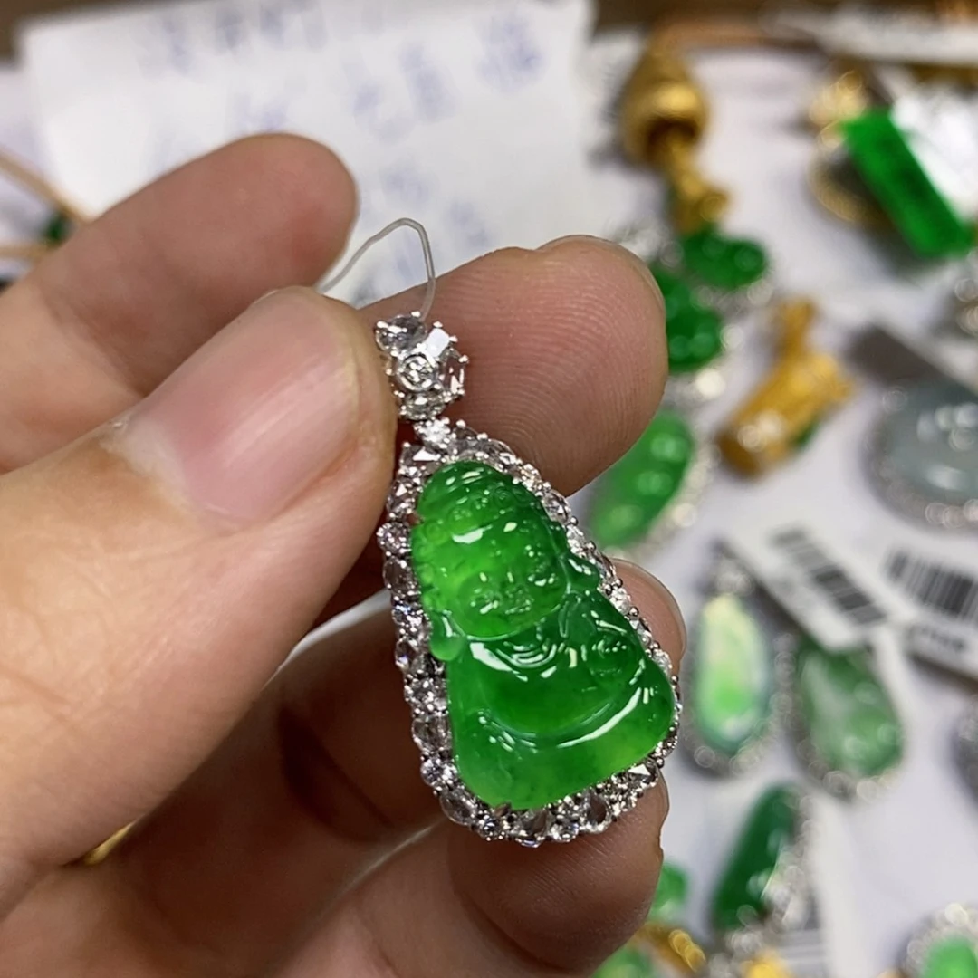 【闪购商品】18K金镶嵌戒指翡翠心*美吊坠