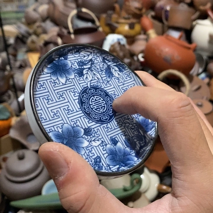 瓷片荷花的一种色彩和颜色一样