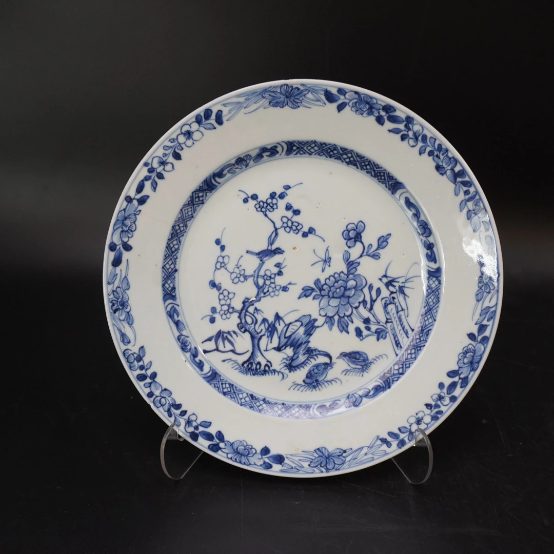 Lot.25090711-7清乾隆青花花卉纹赏盘 直径：约23cm