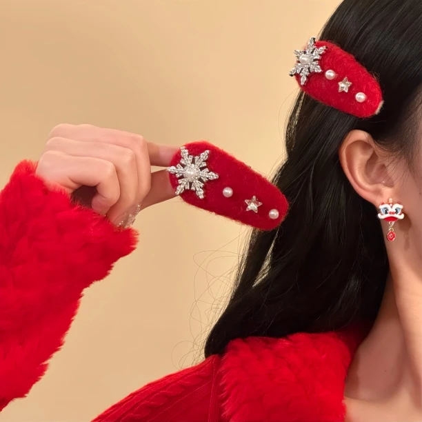 红色毛绒雪花发夹女新年氛围感侧边夹新年独特绝美发饰