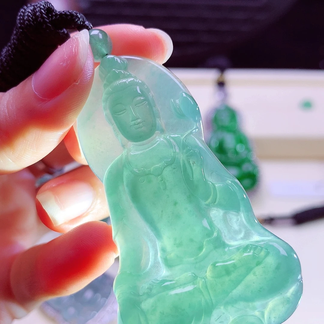 颈饰未镶嵌翡翠天然
