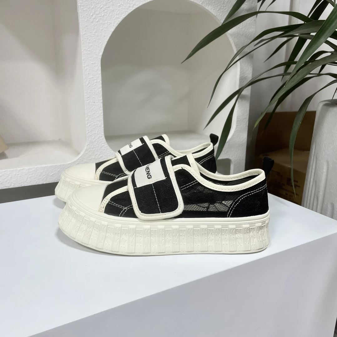 TP216 黑色薄款透气2025夏季新款蕾丝网面百搭板鞋魔术贴潮配裙子