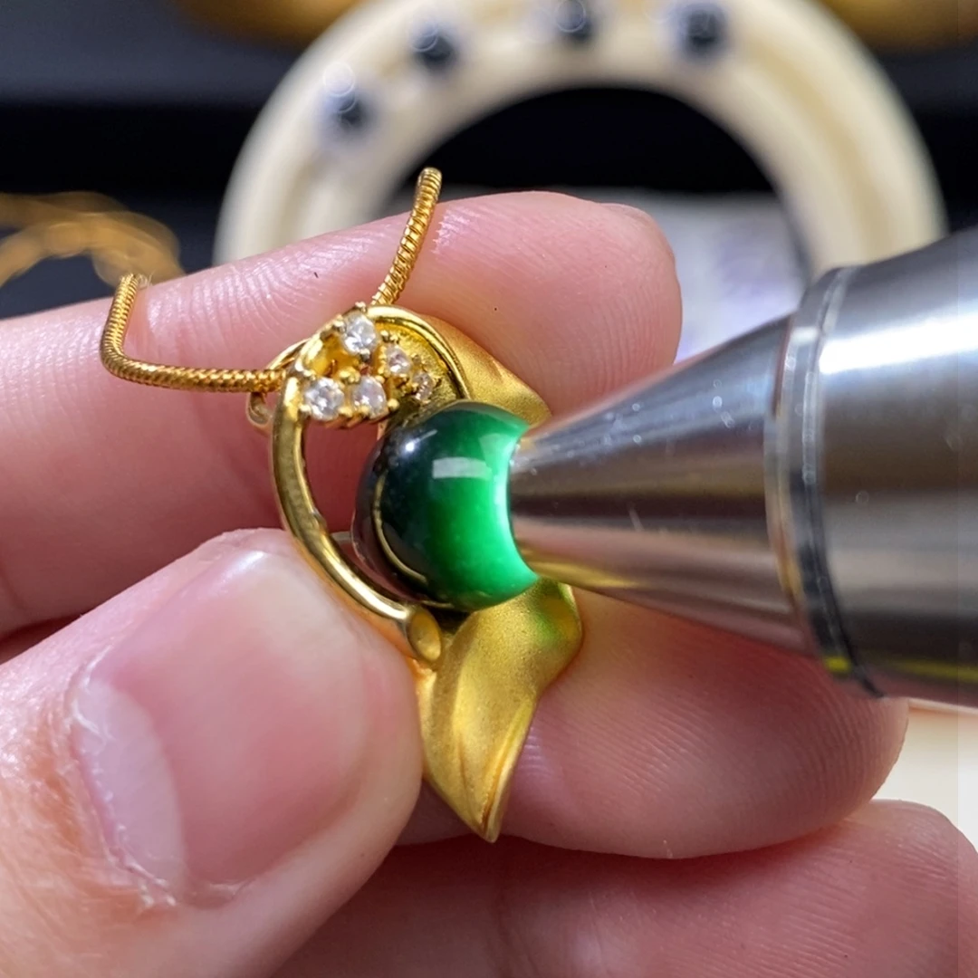 翡翠颈饰未镶嵌翡翠珠子