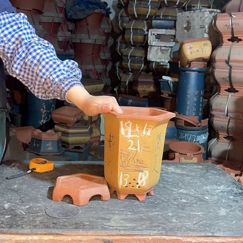 紫砂花盆六方黄色