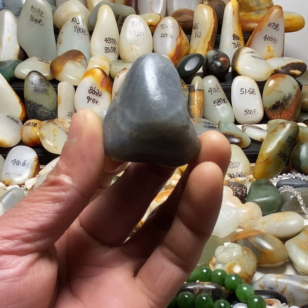 和田玉颈饰未镶嵌吊坠