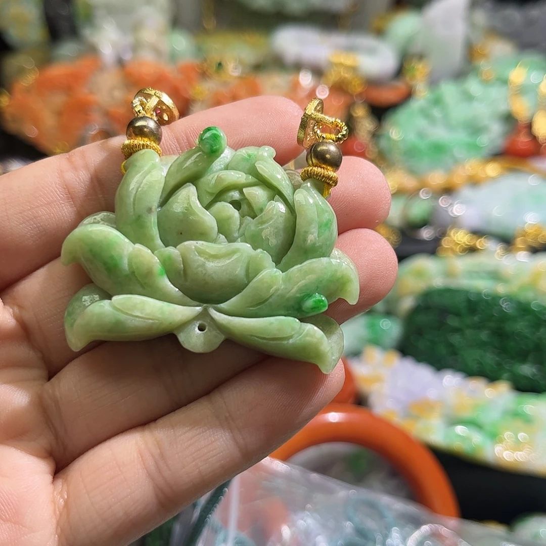颈饰未镶嵌翡翠待编织
