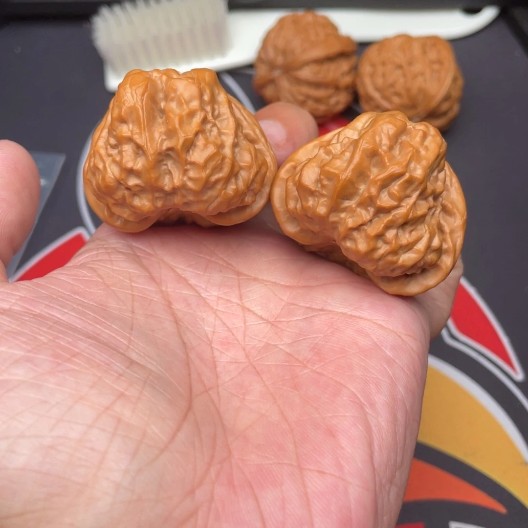 吊坠文玩核桃三角肌肉开背蛤蟆