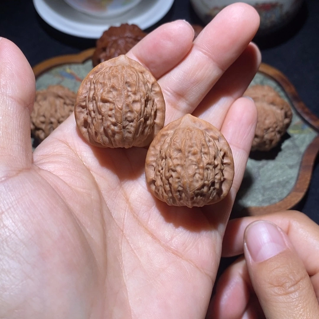 文玩核桃把件31.2贵妃帽