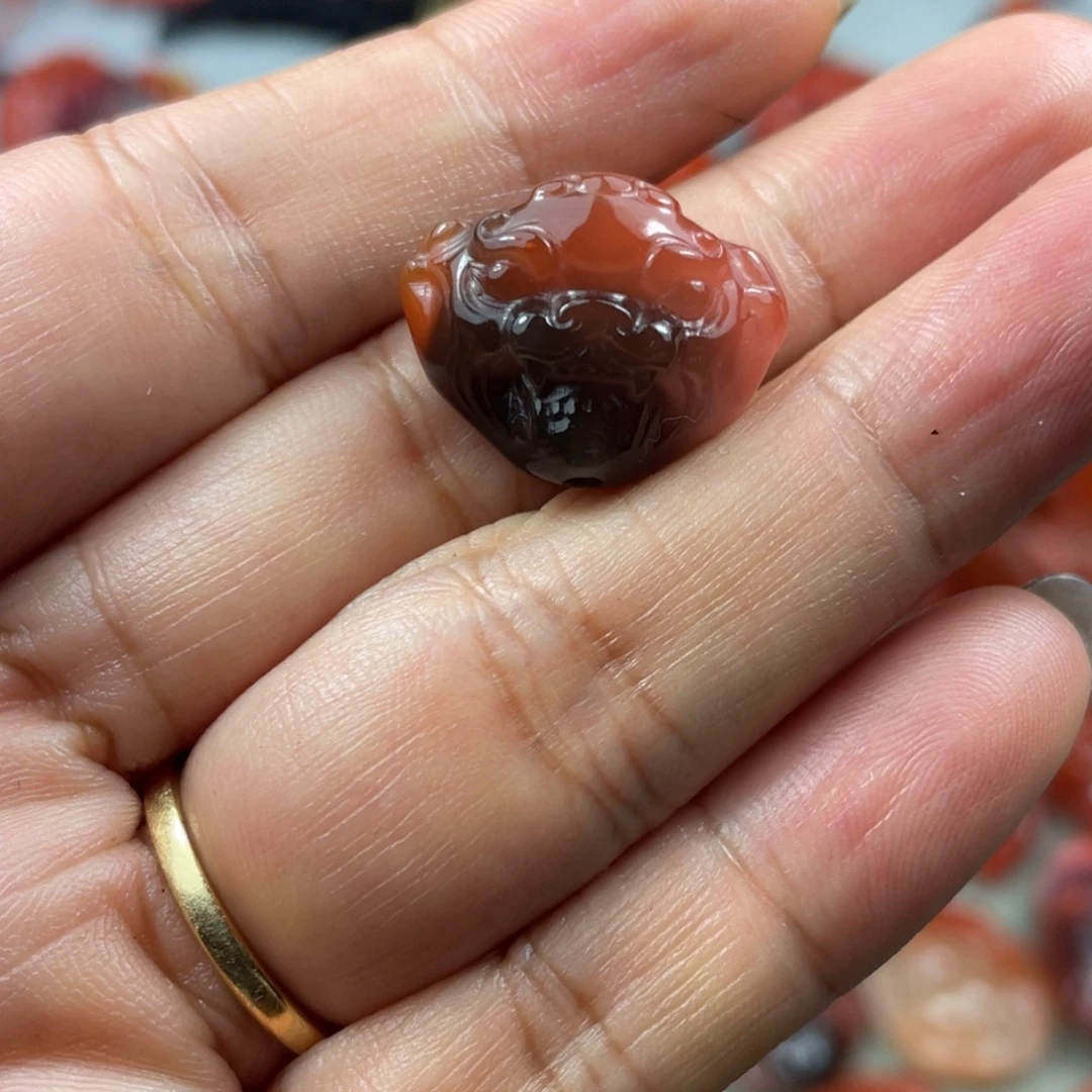 南红玛瑙未镶嵌颈饰