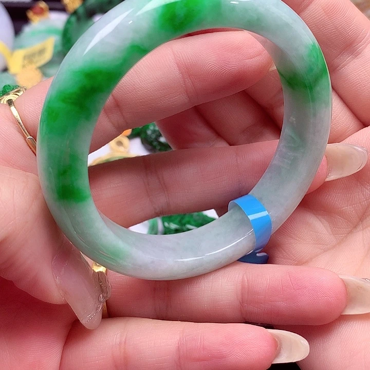 翡翠未镶嵌手镯翡翠手镯