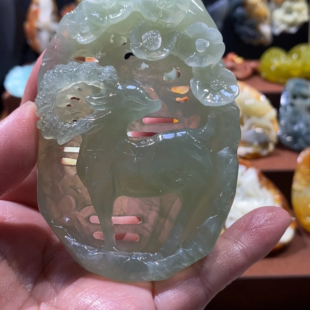 蛇纹石玉颈饰未镶嵌