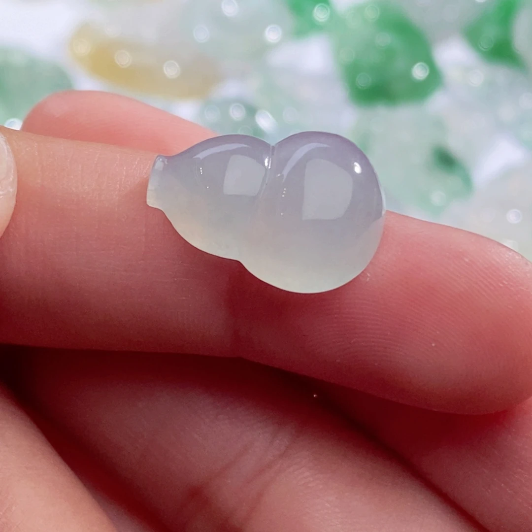 翡翠未镶嵌颈饰缅甸