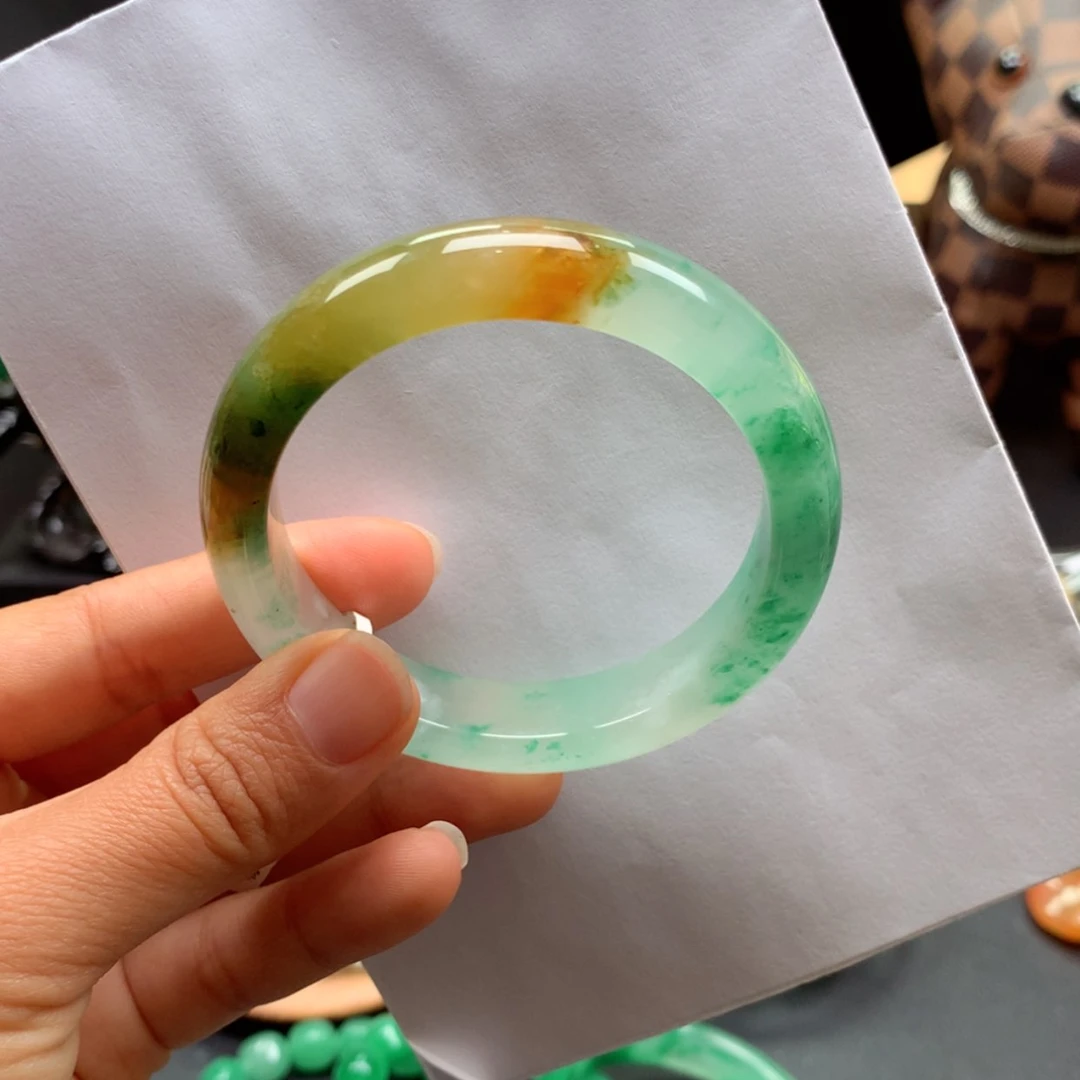 【闪购商品】未镶嵌手镯石英质玉茜