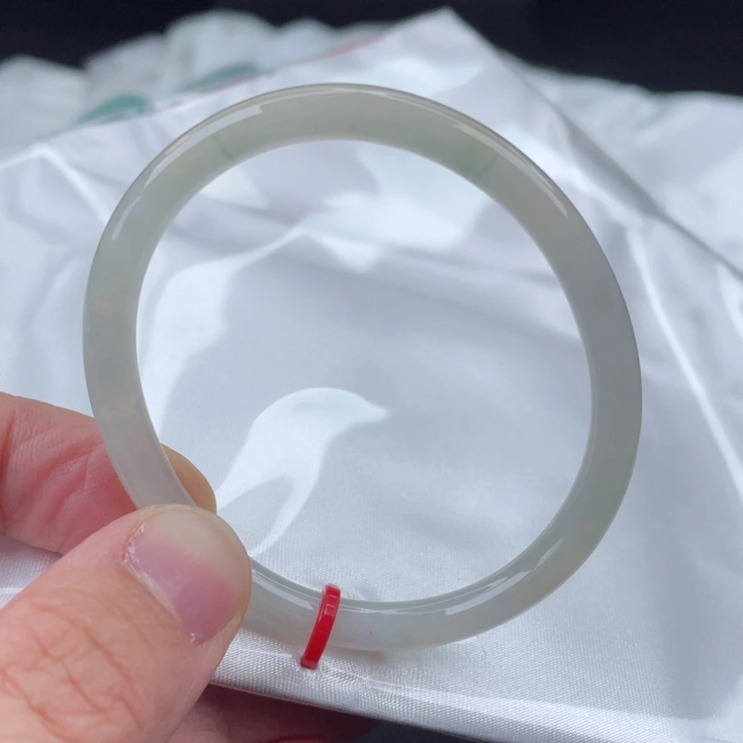 翡翠手镯未镶嵌52圈口贵妃