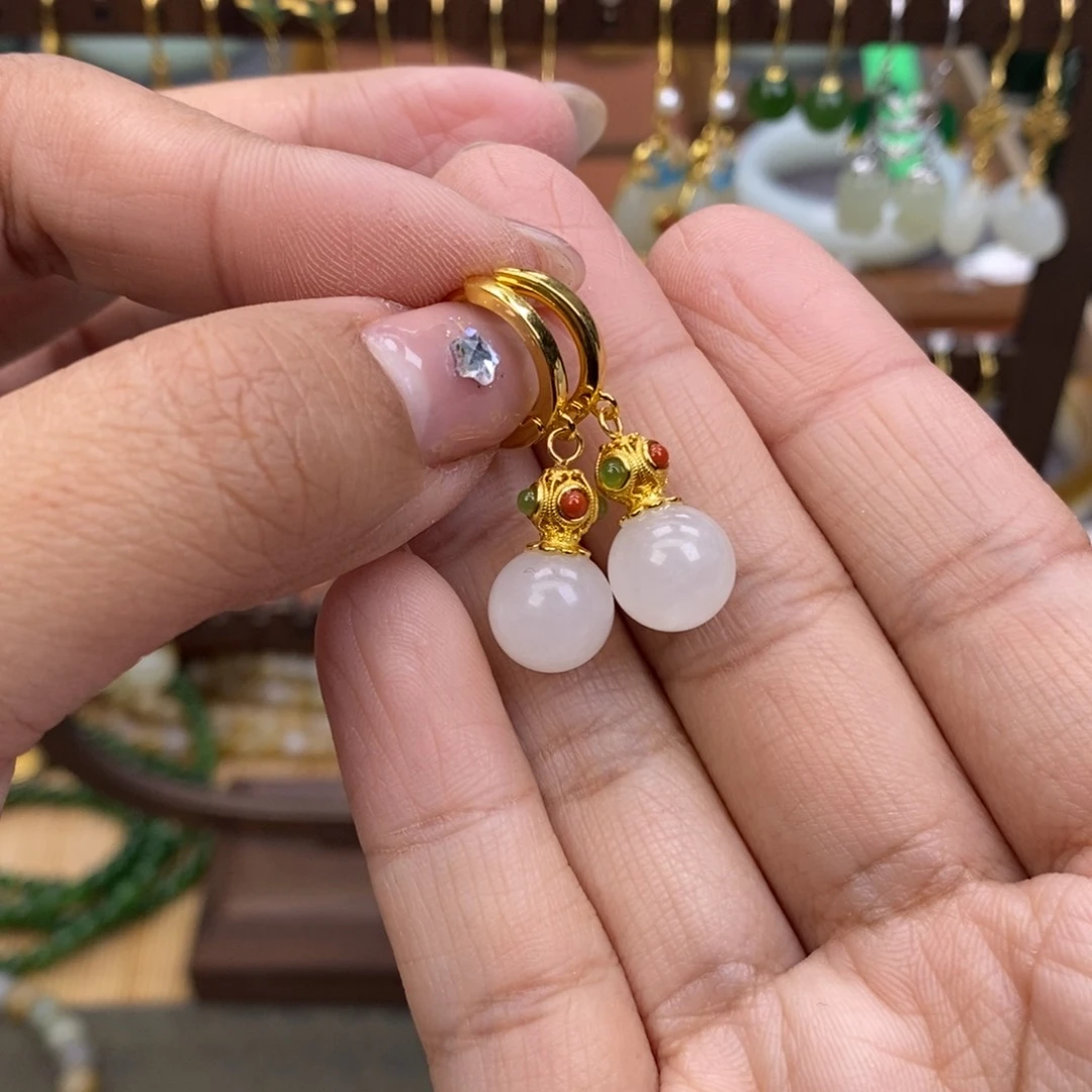 未镶嵌和田玉耳饰