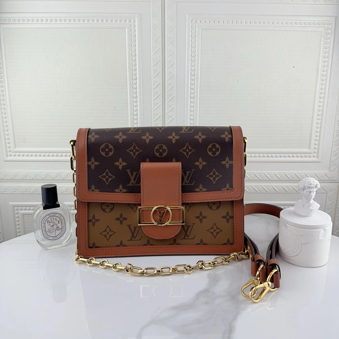 99新 LouisVuitton/路易威登 经典老花达芙妮中号铜牌 单肩二奢包
