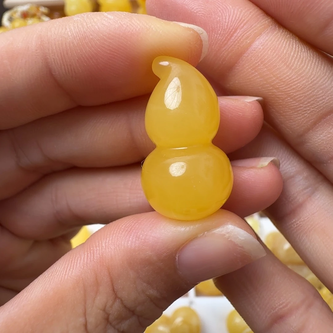 未镶嵌吊坠(不含链)蜜蜡