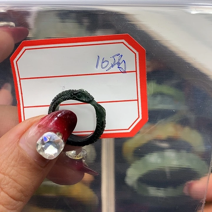 蛇纹石玉手镯未镶嵌兔*子