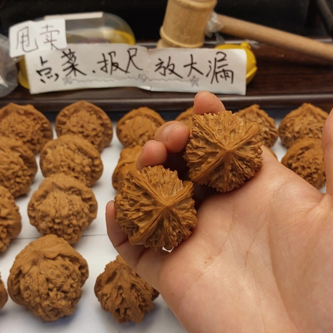 文玩核桃把件玉麒麟三棱