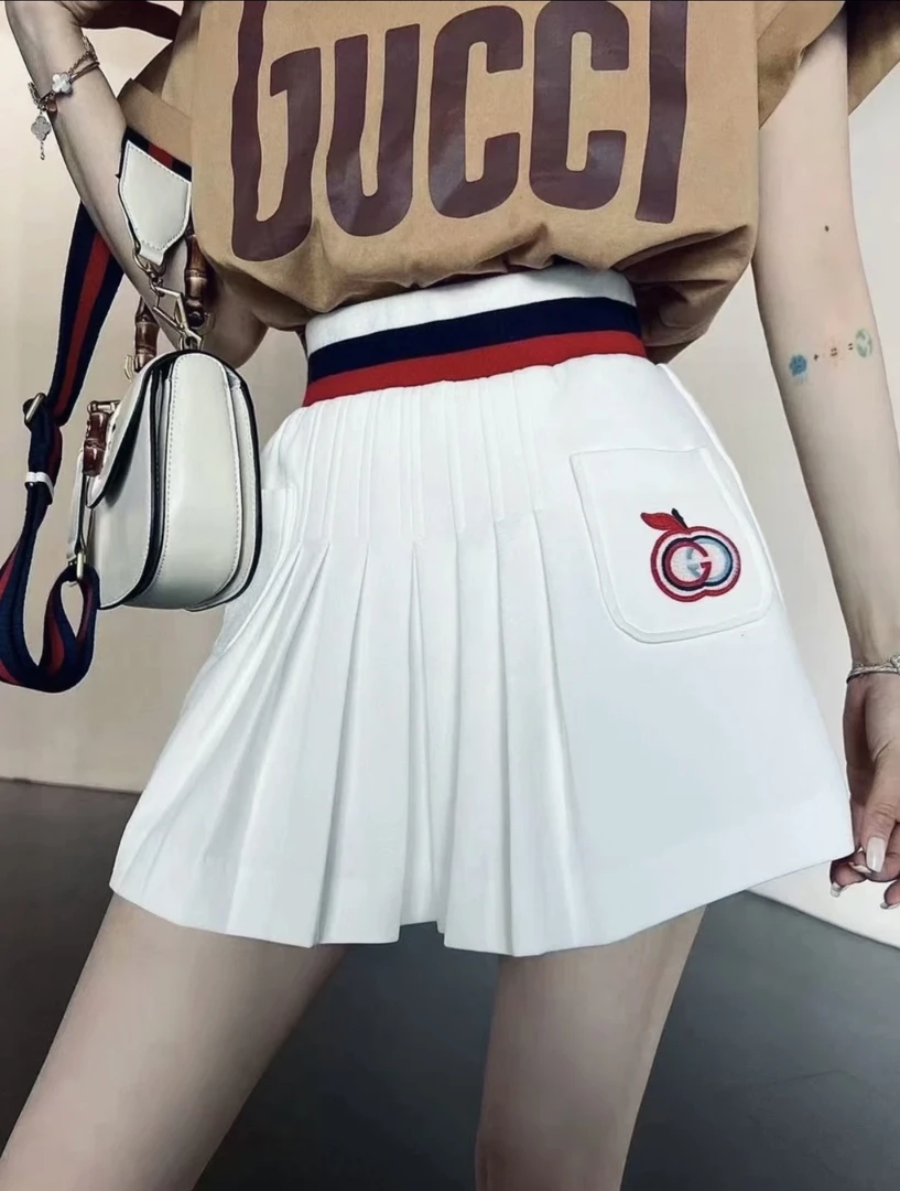 99新 GUCCI/古驰  cc641 聚酯 白色条纹刺绣logo褶皱半身裙 xs码