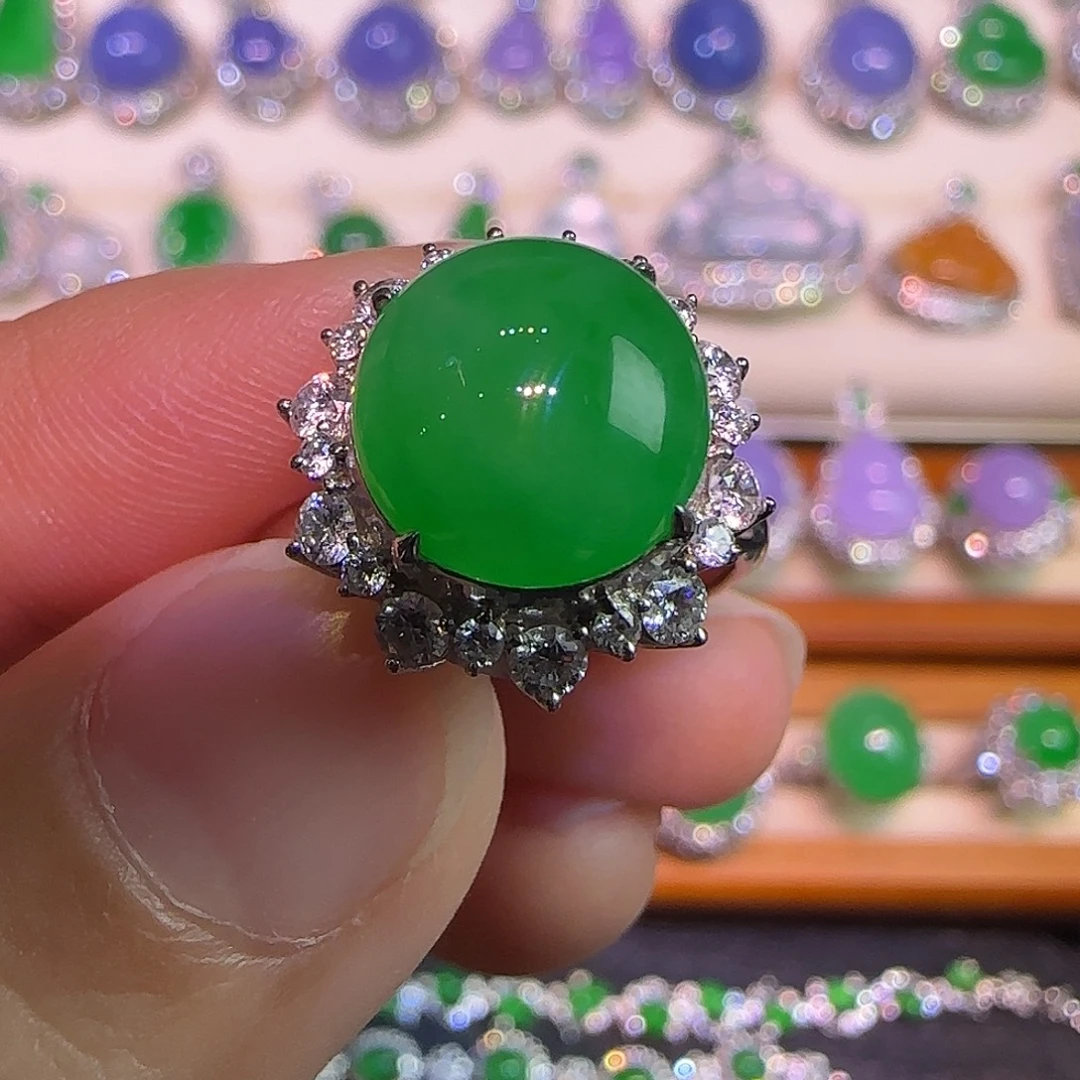 翡翠18K金镶嵌戒指