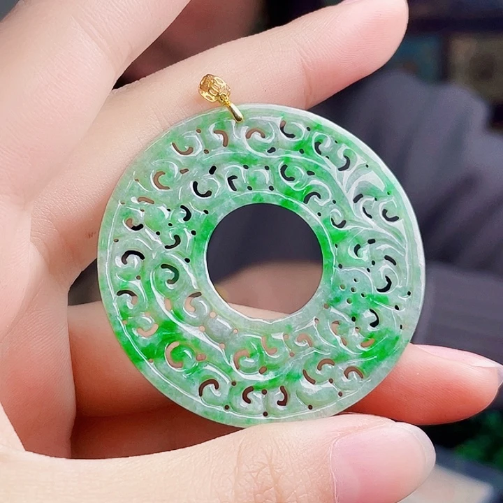 翡翠18K金镶嵌颈饰多样性