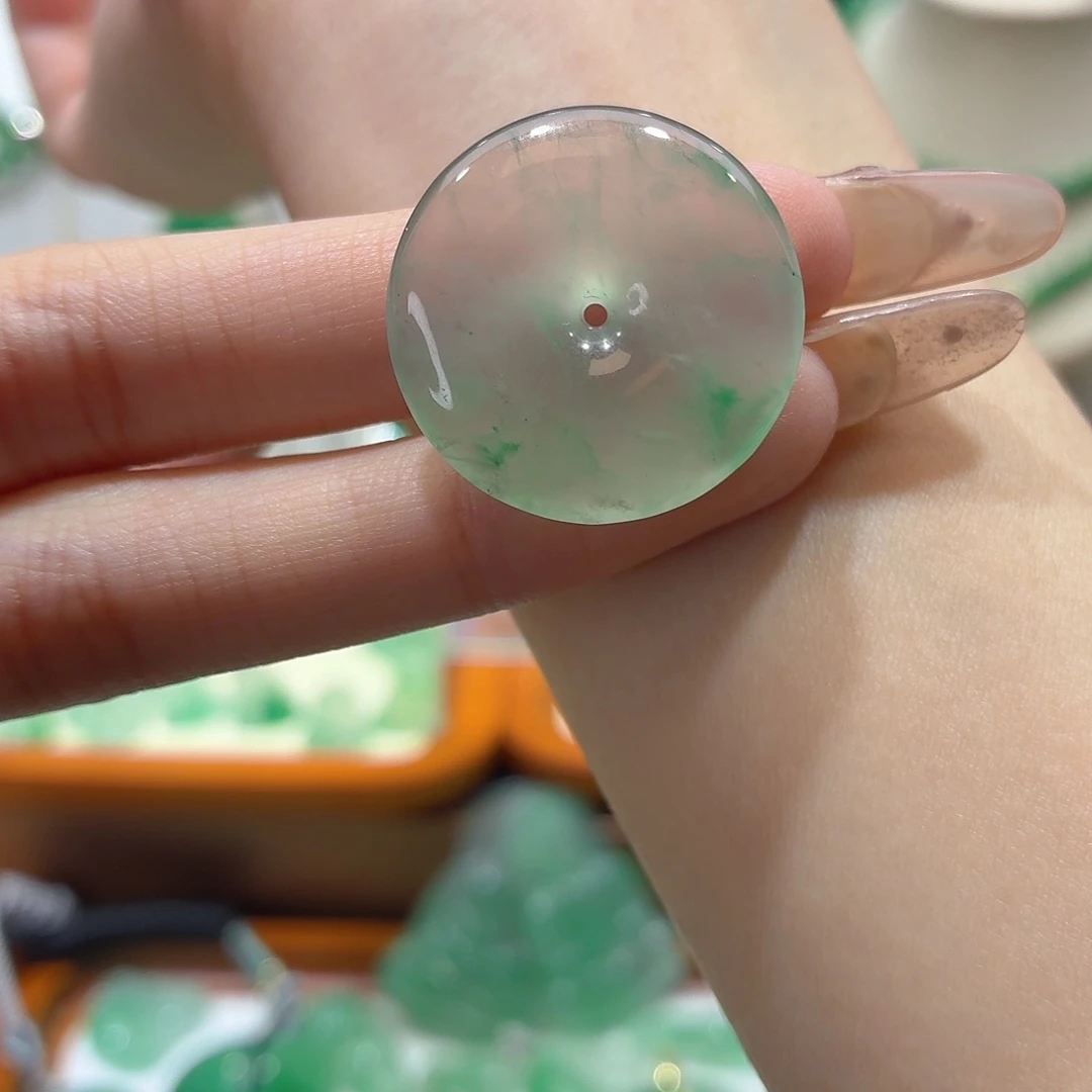 石英质玉未镶嵌颈饰