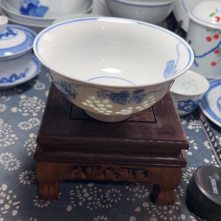 陶瓷青花玲珑5寸葡萄饭碗